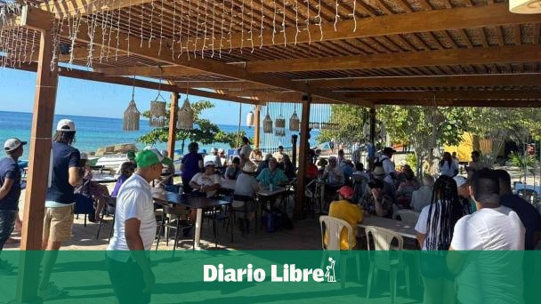 Navío Bar and Sea: un destino para cruceristas en Pedernales