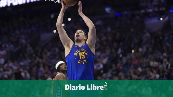 Nikola Jokic encesta triple decisivo a 39 segundos del final