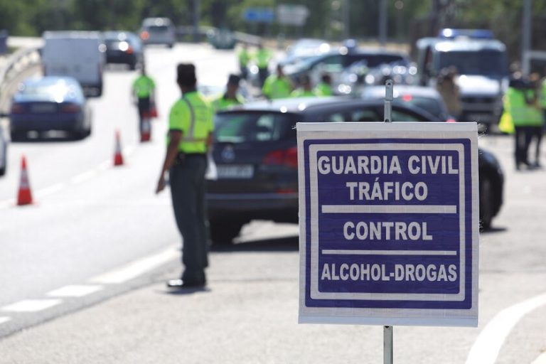 No hace falta soplar para que la DGT sepa si has bebido. Y nada tiene que ver con nuevos aparatos, multas o tasas de alcoholemia