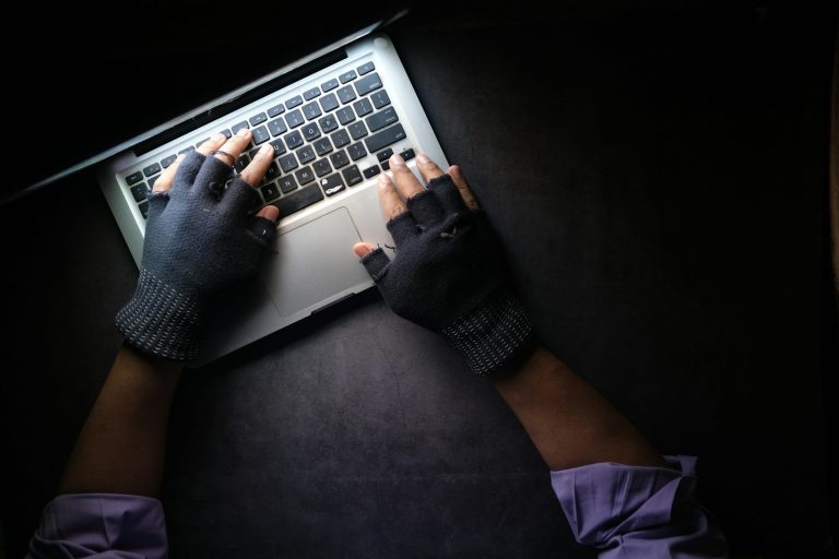 Reino Unido quiere que Apple le permita espiar a sus usuarios