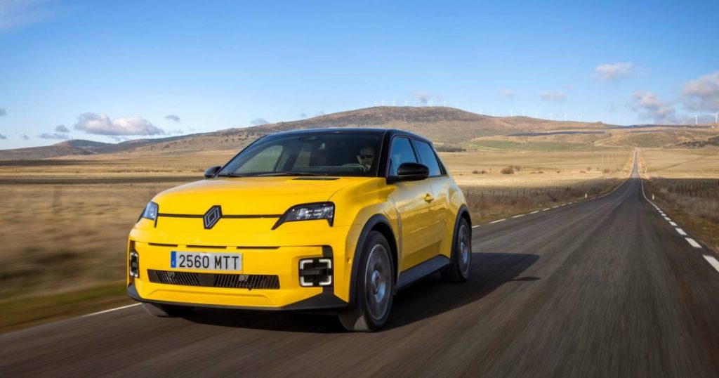 Renault 5 E-Tech eléctrico, elegido Mejor Coche del Año ABC 2025