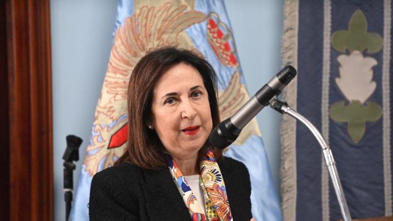 Robles alerta sobre el riesgo de que la guerra en Ucrania resulte "indiferente": "Nos jugamos los principios"