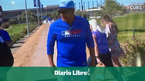 Sammy Sosa visita los entrenamientos de los Cachorros de Chicago