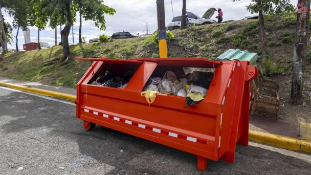Santo Domingo Este estrena nuevos contenedores