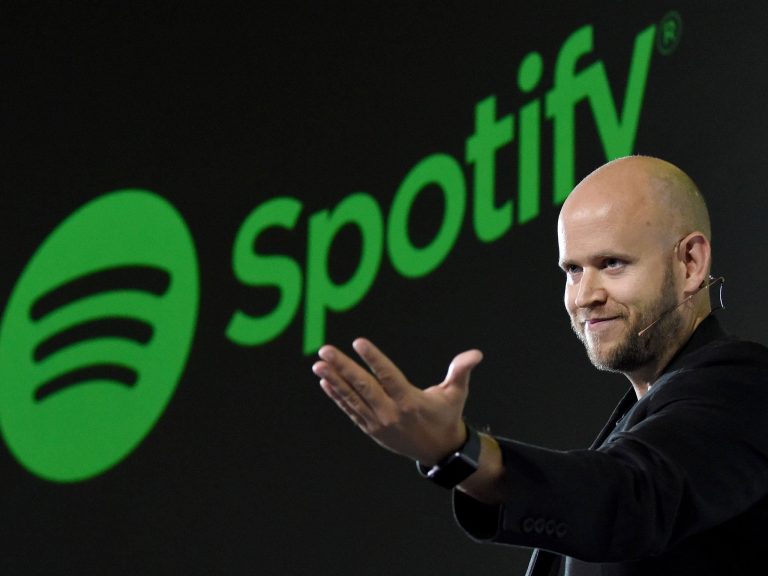 Spotify carga otra vez contra Apple en Europa por la DMA