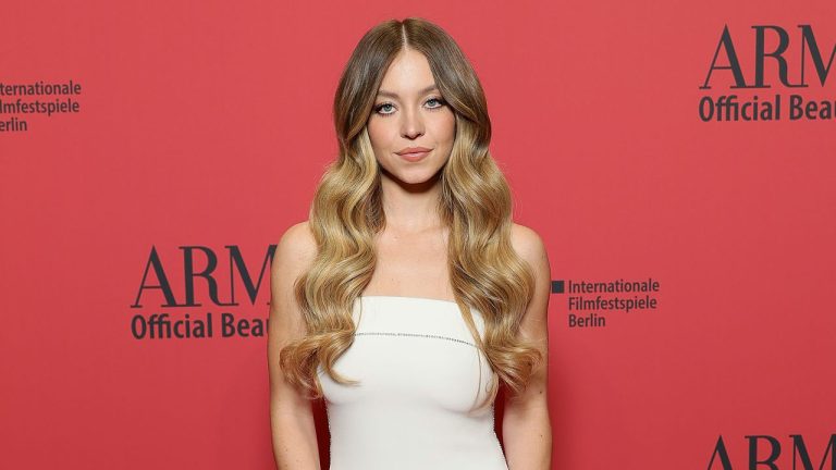 Sydney Sweeney tiene el vestido tubo perfecto para cualquier evento