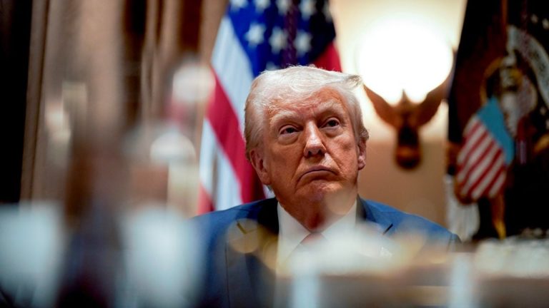 Trump asegura que no detendrá los aranceles contra México y Canadá; aplicarán desde el 2 de abril