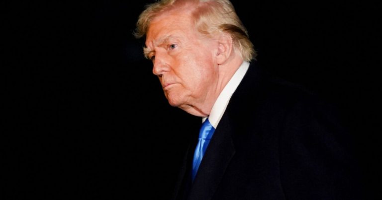 Trump dice que EU recuperará el Canal de Panamá o "algo potente" pasará