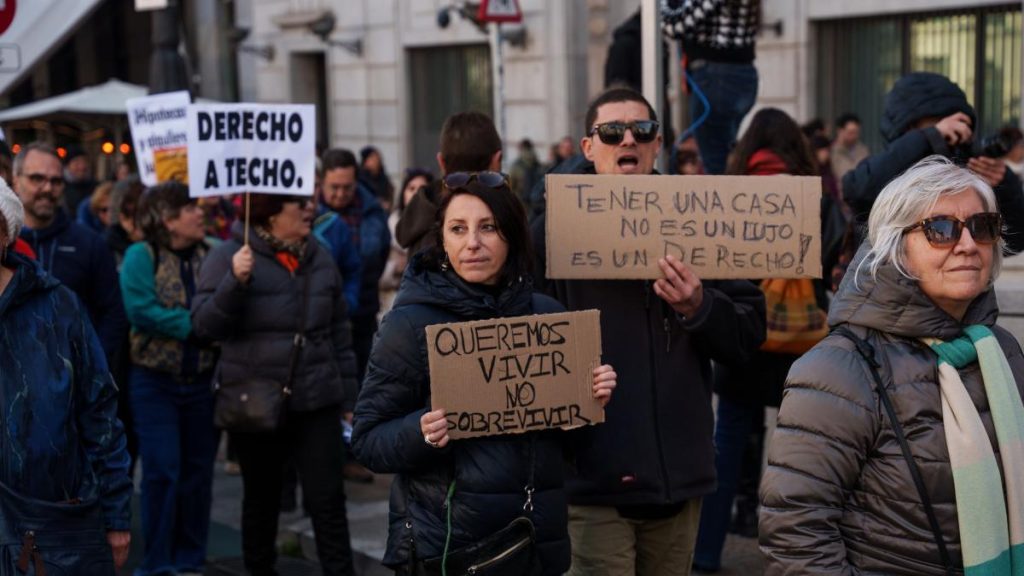Vecinos del Eixample detectan 232 edificios “especulativos” y denuncian 10.000 “desahucios invisibles”
