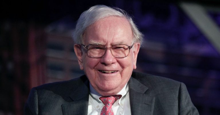 Warren Buffett dice EEUU debe "gastar con prudencia" y planea aumentar la inversión en Japón