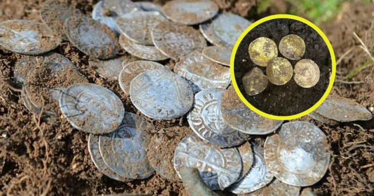 el espectacular hallazgo de un tesoro de 557 monedas de oro y plata enterradas en Inglaterra durante más de 600 años