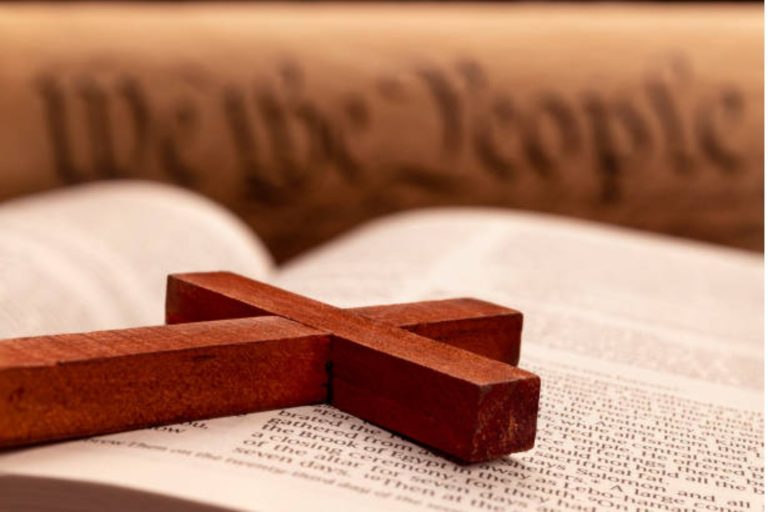 ¿Quién escribió realmente la Biblia? La respuesta no es la que imaginas