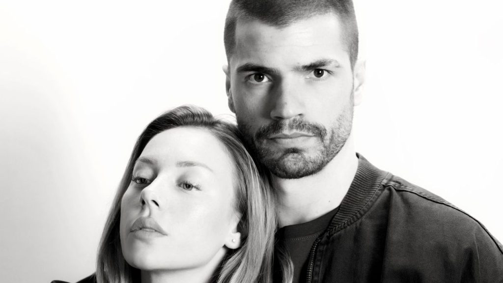 ‘Enfrentados’, la nueva adaptación literaria de la dilogía de Mercedes Ron que protagonizan Ester Expósito y Hugo Diego García
