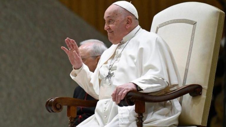 Última hora del papa Francisco y su estado de salud tras sufrir episodios de insuficiencia respiratoria aguda