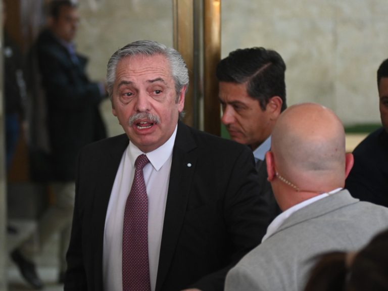 el nuevo juez encarga más medidas y retrasa una decisión clave sobre Alberto Fernández