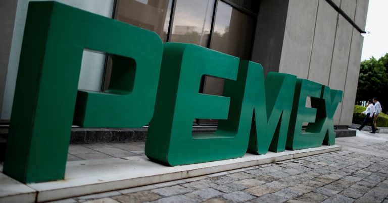 Pemex conversa con Asia y Europa para exportación de crudo tras aranceles de EU