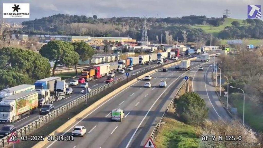 Restablecida la circulación en la AP7 tras un accidente múltiple que ha causado colas kilométricas