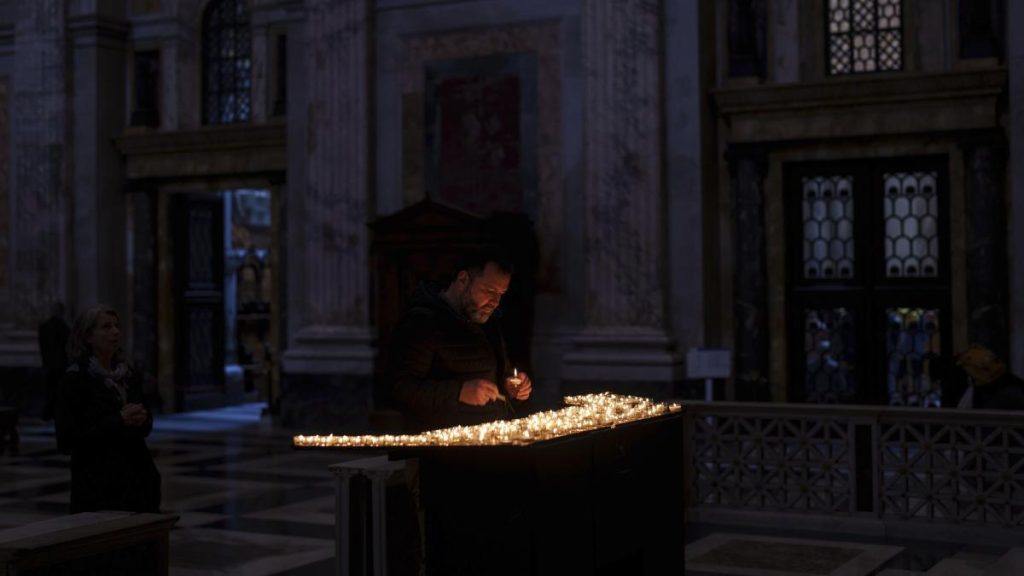 El papa Francisco mejora y el Vaticano ahora piensa en su regreso