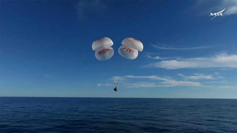 Williams y Wilmore regresan a casa tras nueve meses varados en el espacio