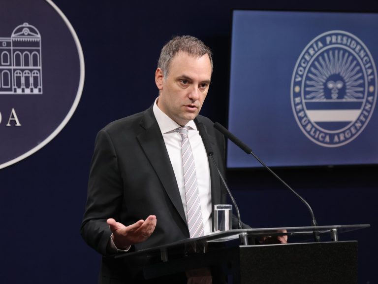 el Gobierno acusa a la CGT intentar hacer daño y de no representar los intereses de los trabajadores