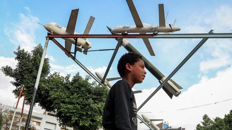EE.UU. afirma haber matado a líderes hutíes "clave" en ataques en Yemen