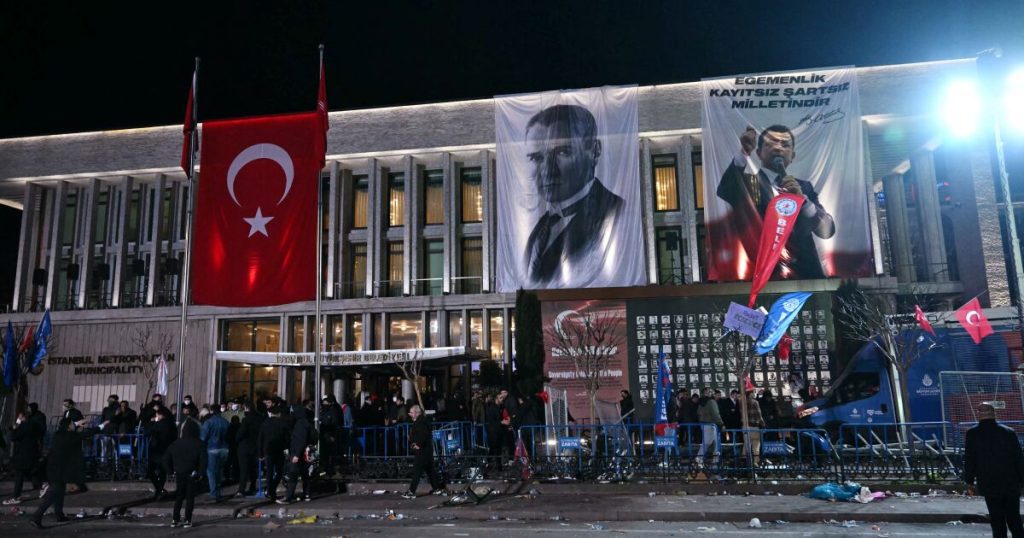 Turquía enfrenta crisis política tras la detención del alcalde de Estambul