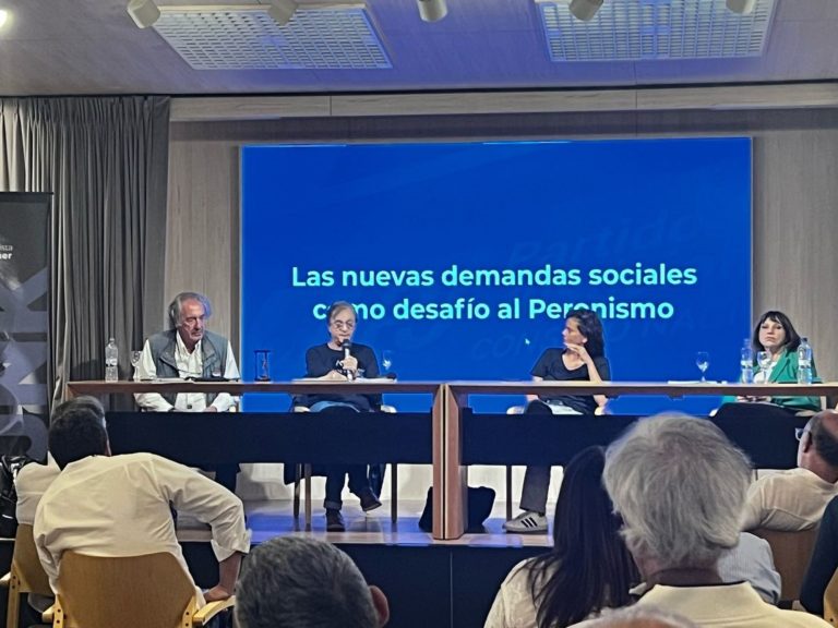 Reclaman una autocrítica del peronismo, para volver a la "cultura del trabajo"