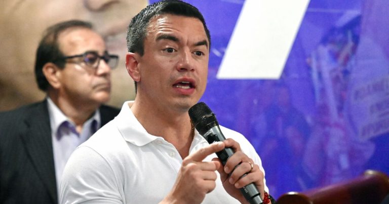 Trump se reúne con presidente ecuatoriano Daniel Noboa en tono "amistoso"