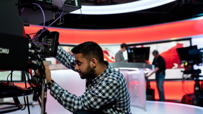 "No puede faltarme el respeto": Presentador italiano arremete contra periodista ucraniano