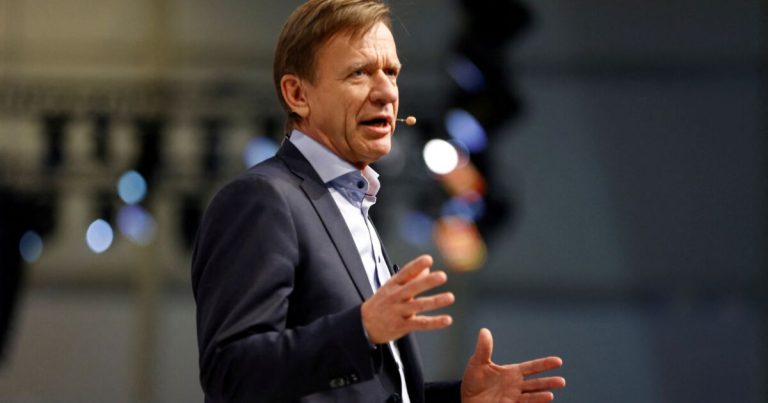 Volvo renueva a Hakan Samuelsson como CEO