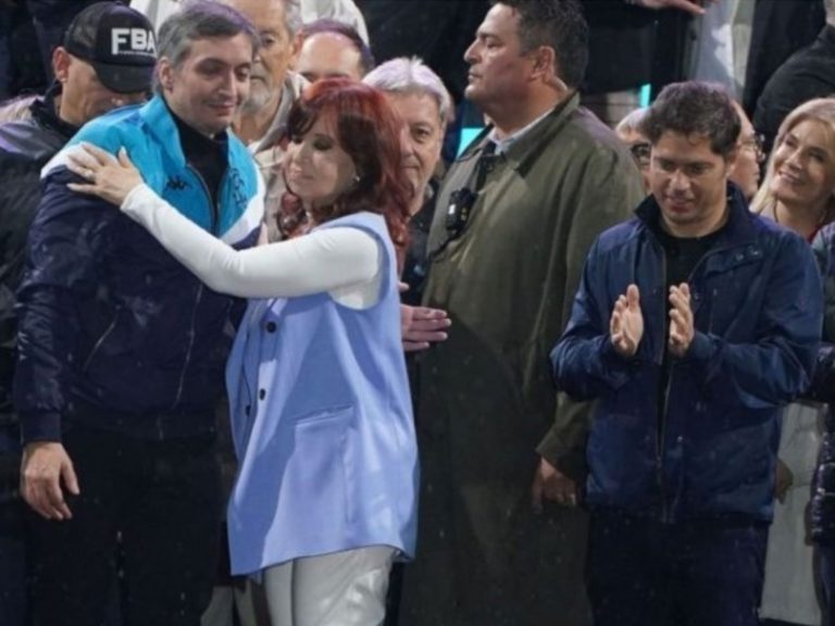 Cristina Kirchner reapareció en una cumbre K y dejó una amenaza para Axel Kicillof