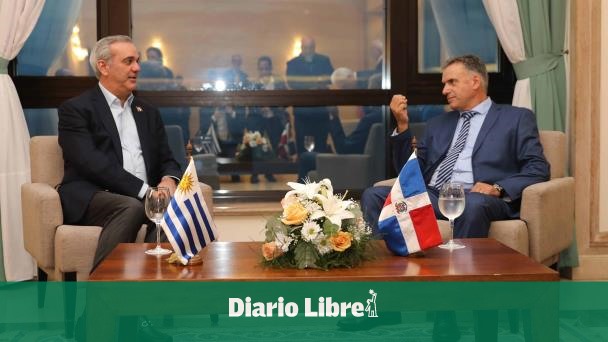 Abinader se reúne con el mandatario uruguayo Yamandú Orsi