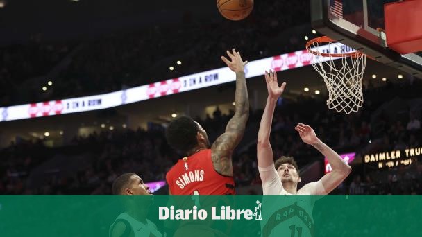 Anfernee Simons anota 22 y Blazers logran 18 triples para vencer