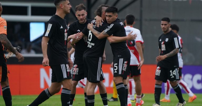 Atento River: la impactante racha positiva de Riestra como local ante los equipos grandes :: Olé