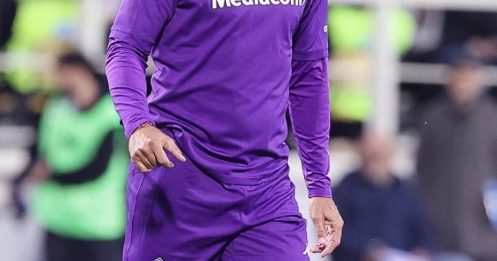 Batistuta volvió a jugar con Fiorentina: marcó un gol, fue ovacionado y se emocionó hasta las lágrimas :: Olé