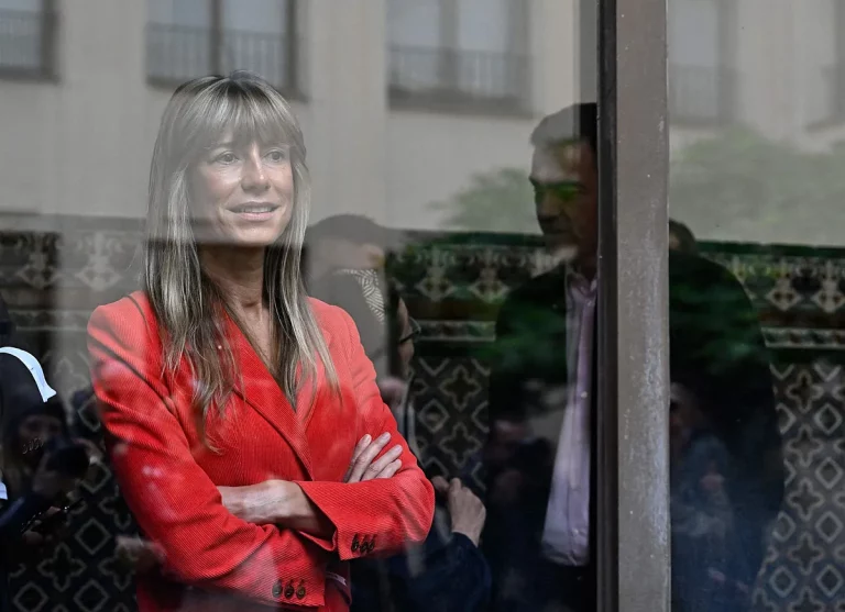 Begoña Gómez acusa a Peinado de "saltarse de forma reiterada" las órdenes de la Audiencia y recurre para que abandone la investigación sobre Air Europa
