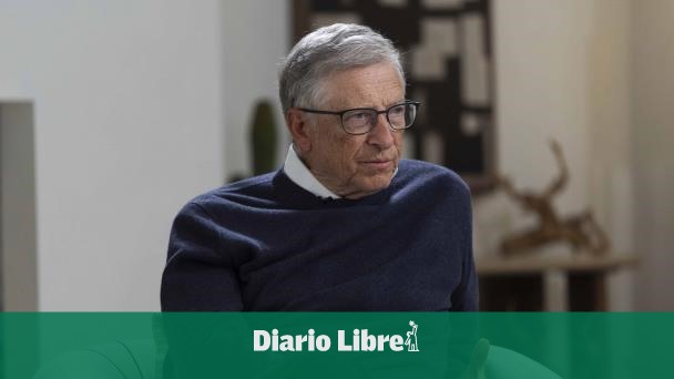 Bill Gates explora creación de su sistema operativo en memorias