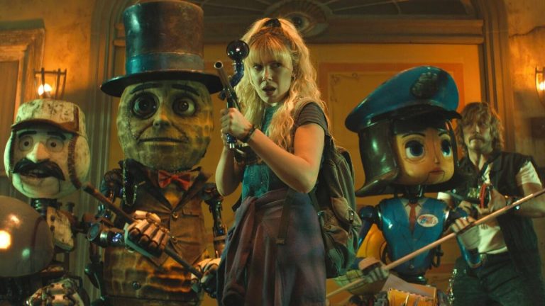 electric-state-millie-bobby-brown-robots-netflix-1