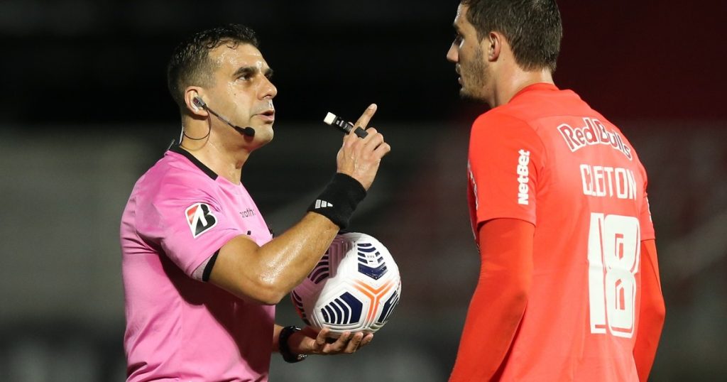 Cambio de reglas FIFA: ninguna ley servirá si no se aplica :: Olé