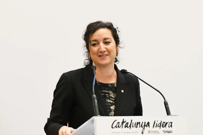 Cataluña se compromete a cumplir con el déficit en 2025 y regresará a los mercados en 2026