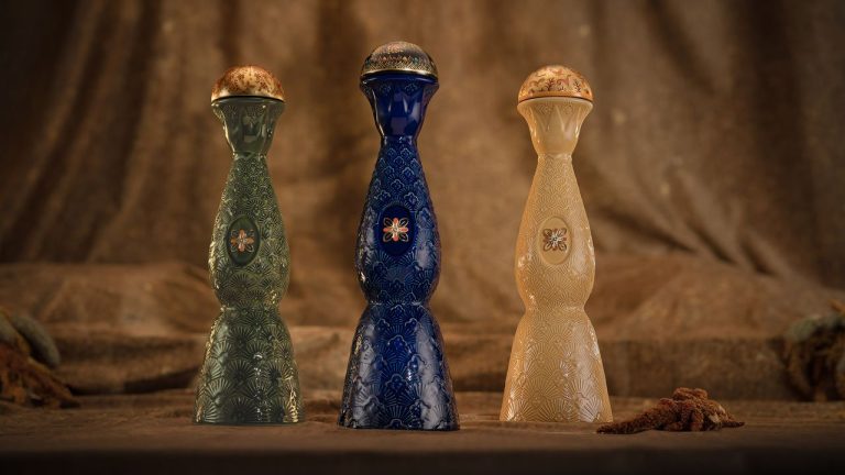 Clase Azul Edición Limitada Lienzos Mexicanos: homenaje a la técnica del laqueado