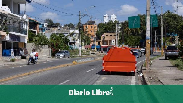 Contenedores siguen en calles y avenidas de Santo Domingo Este