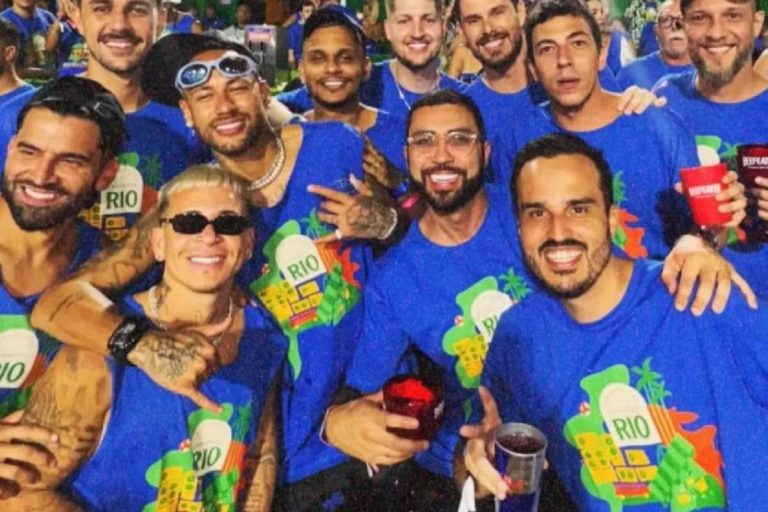 Críticas a Neymar por acudir al Carnaval de Río estando lesionado