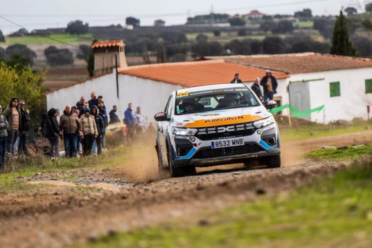 Dacia expande su programa deportivo con la Sandero ECO Cup Spain Tierra