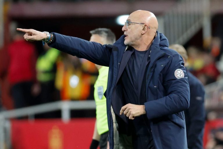 De la Fuente: "Pedri es muy bueno, genial, como Fabián, Olmo..."