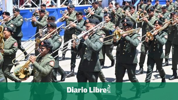 Desfile militar por el 181 aniversario de la Batalla del 30 de Marzo