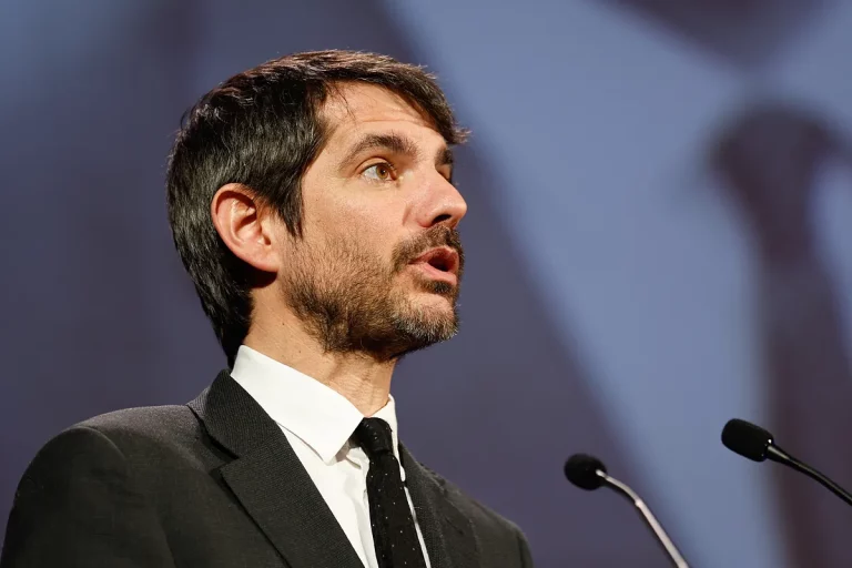 Diez autonomías del PP exigen a Urtasun que no las ningunee sin voz ni voto ante la Unesco