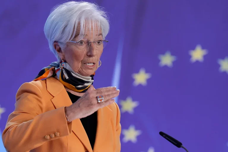 El BCE avisa de que los aranceles podrían recortar el crecimiento europeo tres décimas