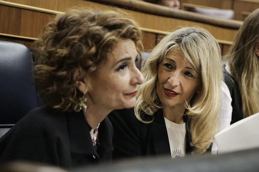 El Gobierno da marcha atrás: los perceptores del paro no estarán obligados a declarar la Renta
