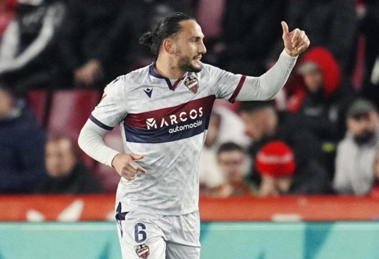 El Levante vende a Kocho al Sporting, pero... se queda en Valencia